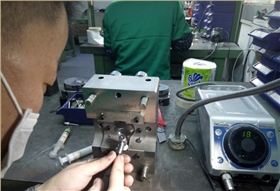 电子外壳模具抛光-毅顺6