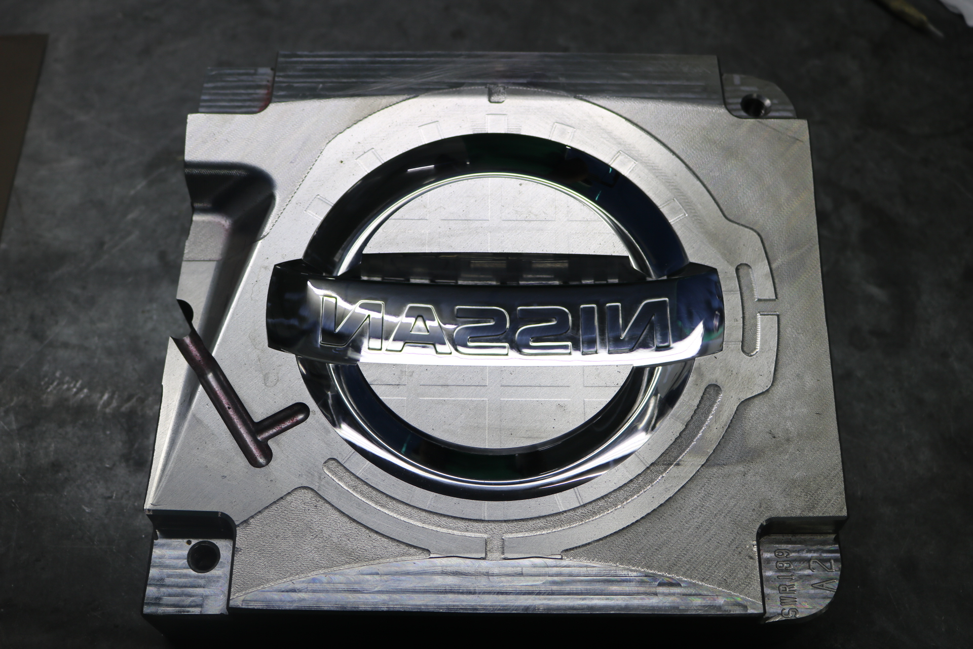 经得起考验，模具抛光做得好的塑胶模具抛光厂家[毅顺]