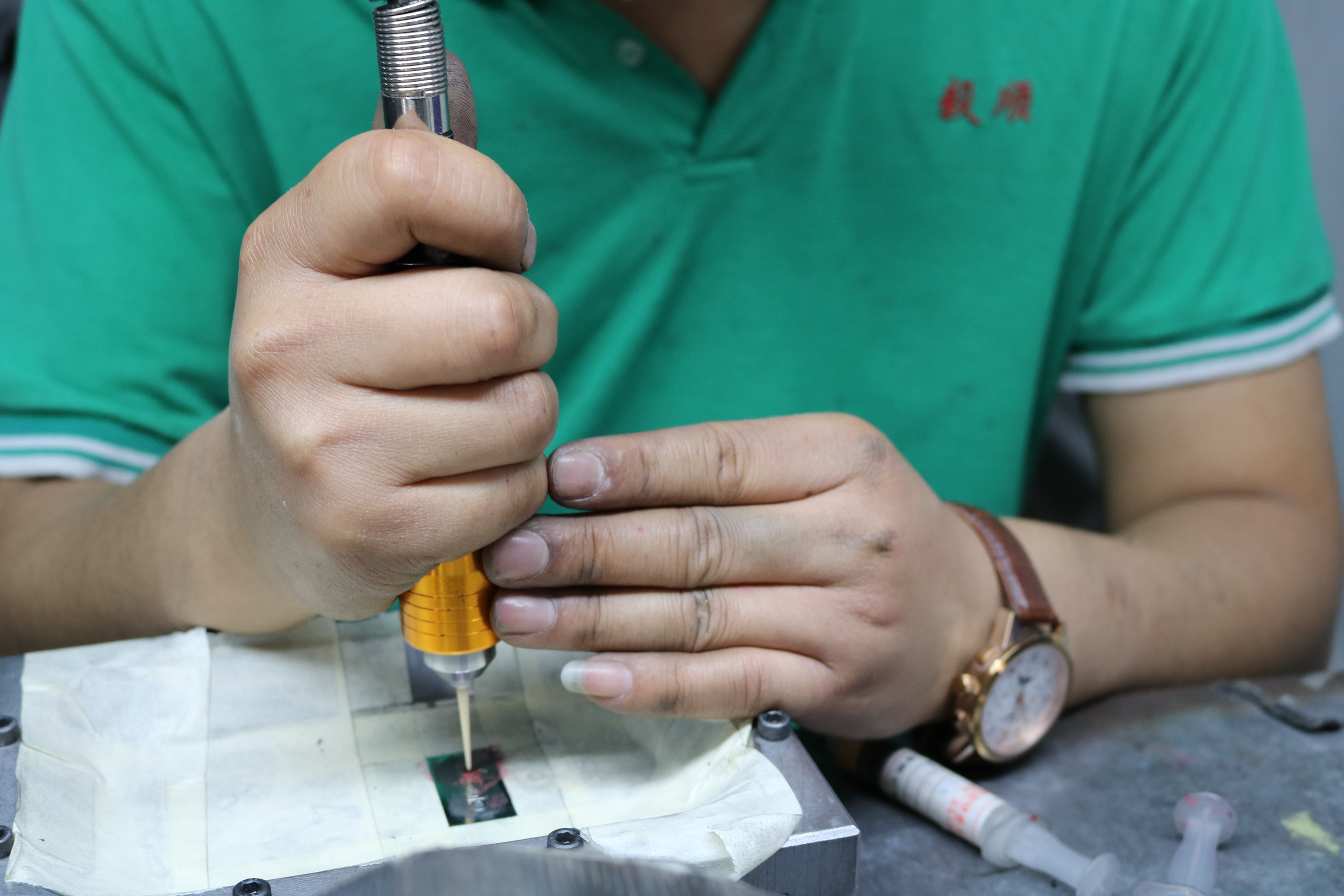 模具抛光作业中