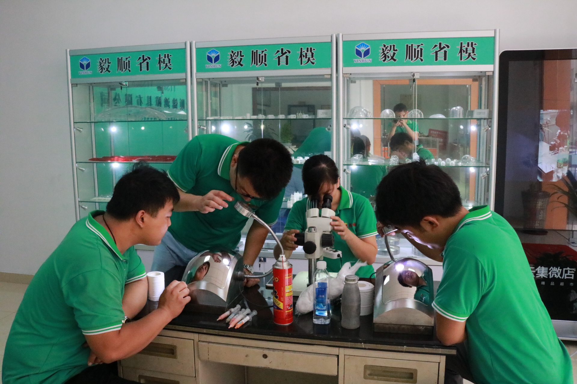 2021年在毅顺模具省模抛光公司里的我